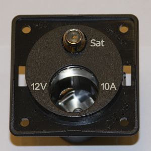 SAT +uttag12V 10 A integro