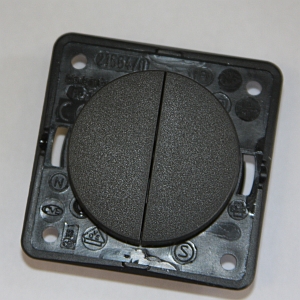 Brytare 2-pol återfj.svart